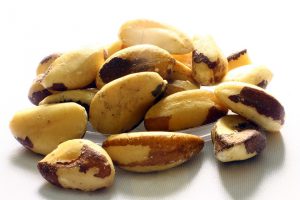 Польза и вред орехов при беременности можно ли есть грецкий бразильский мускатный и другие